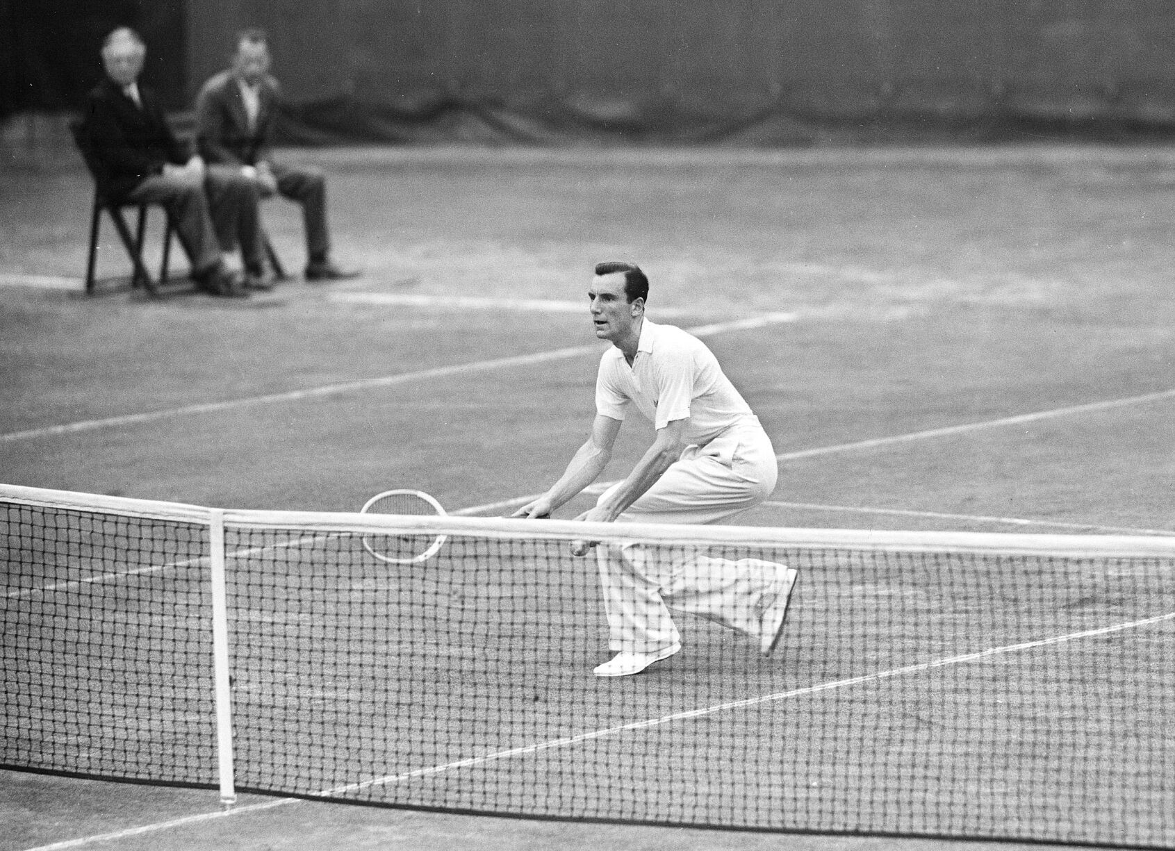 1936: Fred Perry first foreign player to win three US Open titles